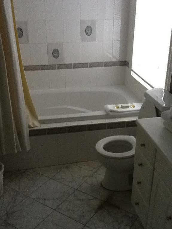 ניופורט Cleveland House Inn מראה חיצוני תמונה